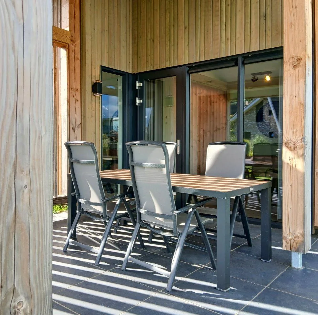 Überdachte Terrasse des Ferienhauses